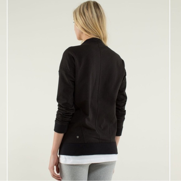 Lululemon Mula striped Bundle Wrap size 8 - Picture 2 of 13